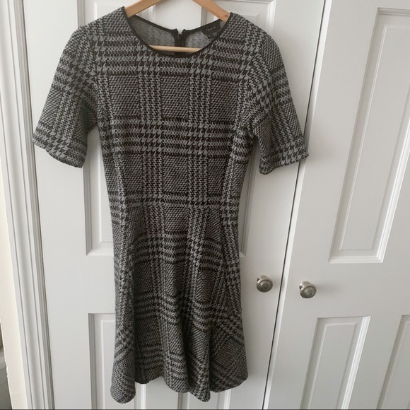 Theory Nikay Drop-Skirt Plaid Dress - Picture 5 of 10